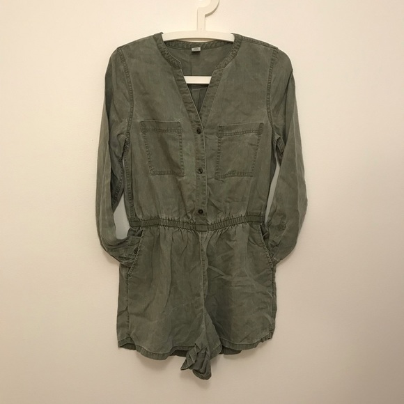 Old Navy Pants - 🌼Old Navy romper🌼